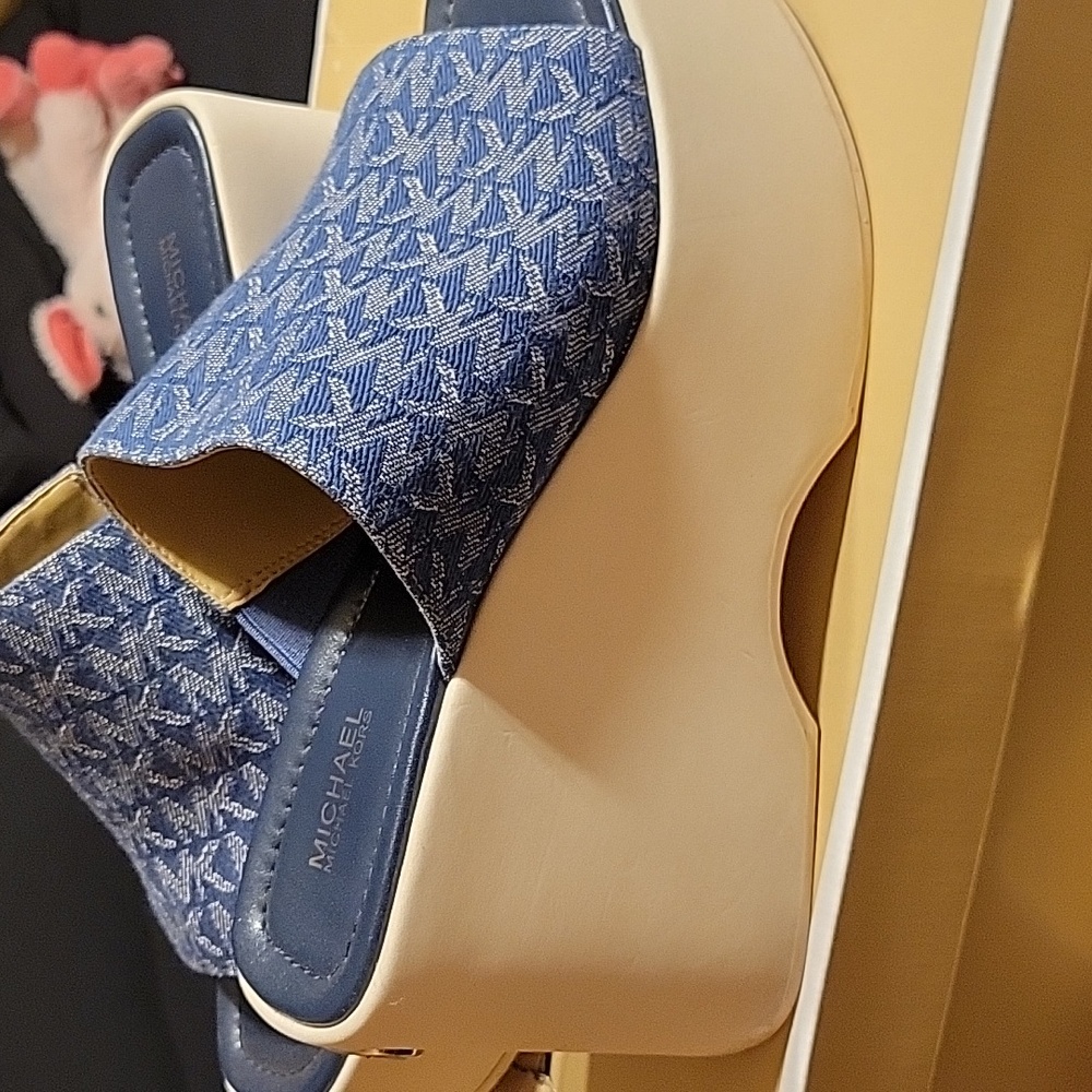 Shoes - Picture 3 of 12